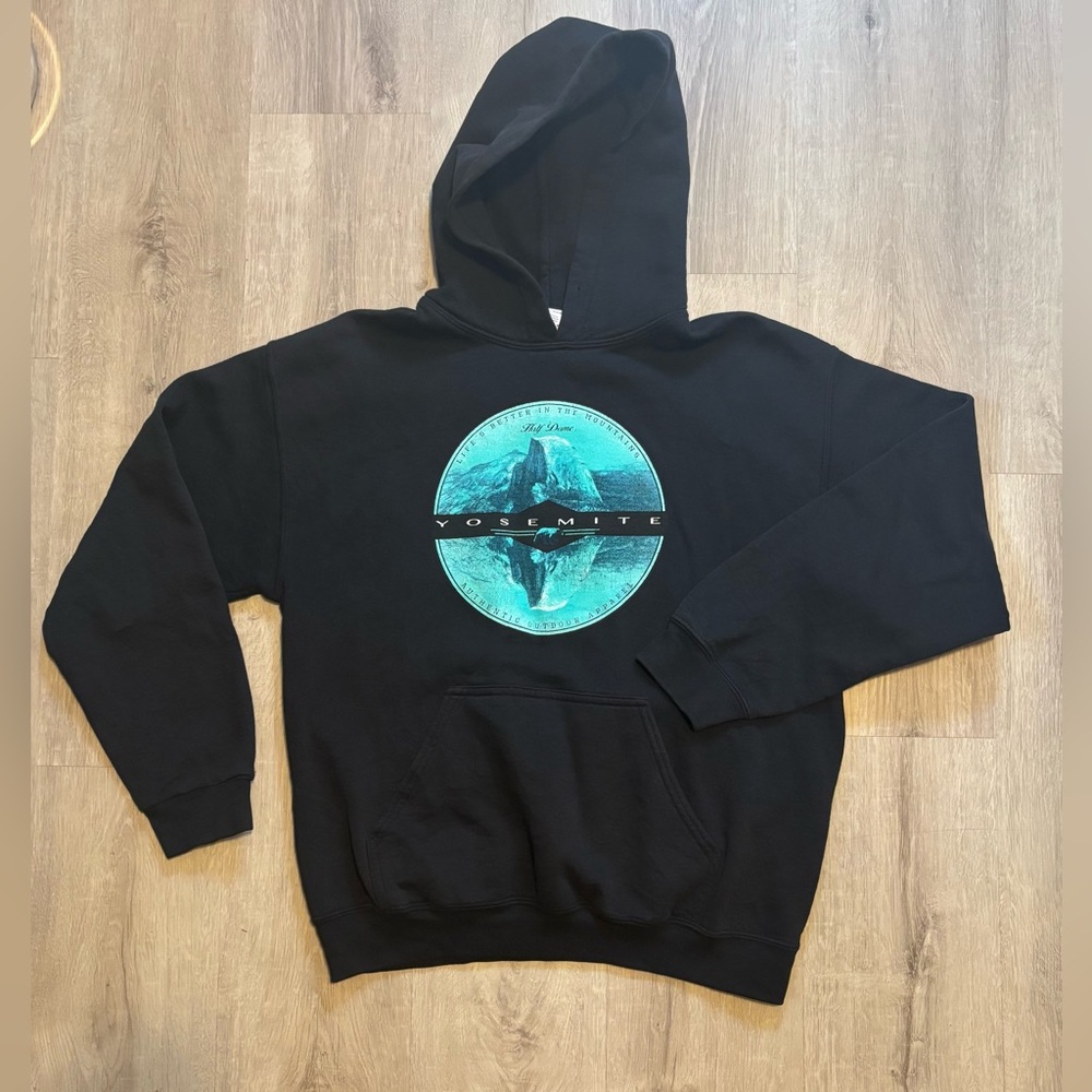 Unisex Gildan Black Yosemite Half Dome Hoodie M